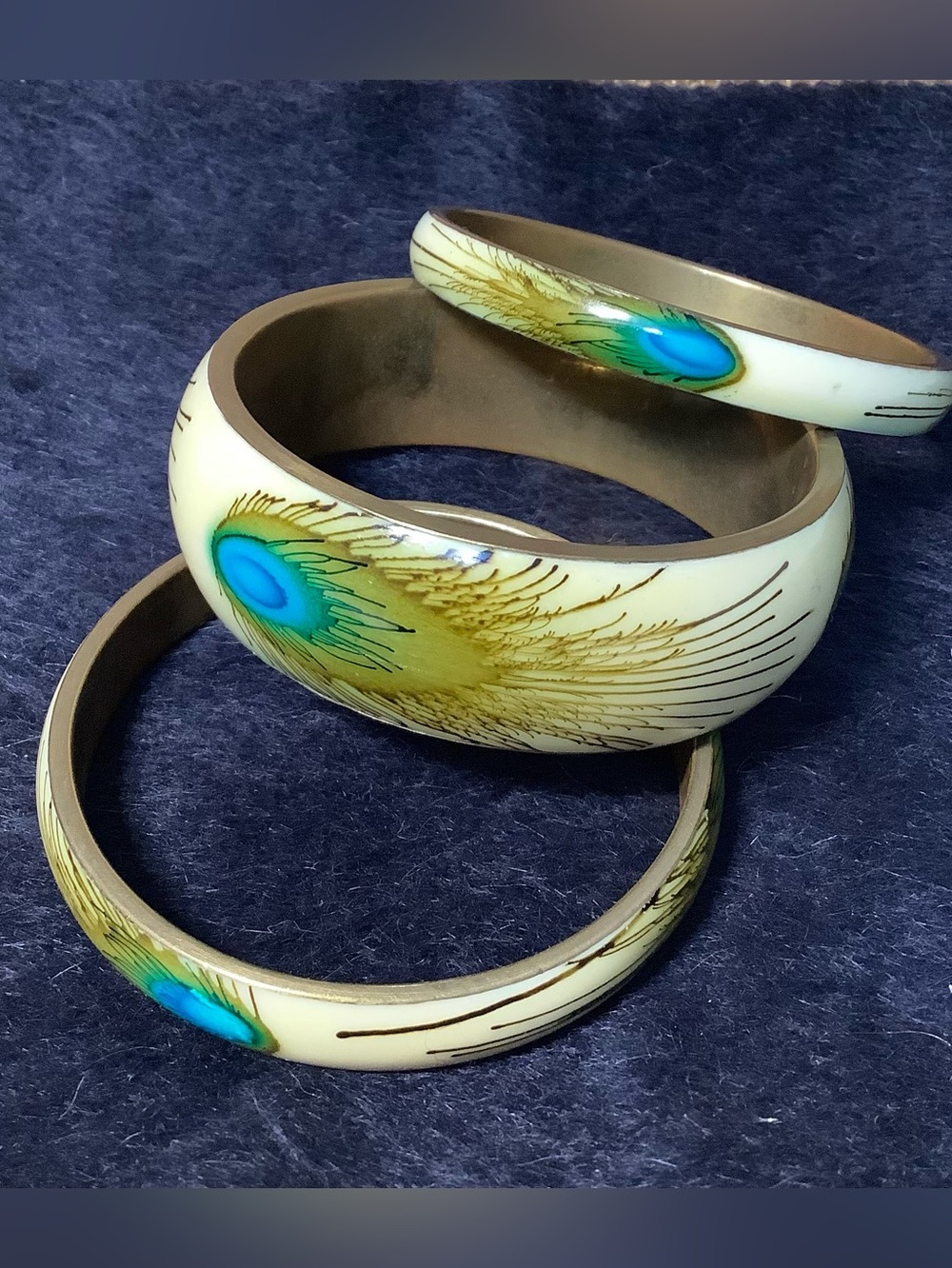 Vintage Peacock Feather Bangle Bracelet Brass Enamel Set of 3 - Picture 3 of 7